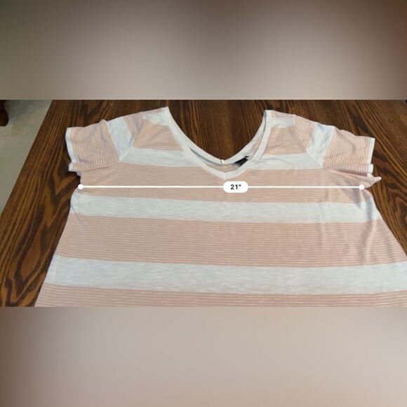 Torrid pink white Striped double V-neck Tee size 2X 2 - Picture 11 of 12